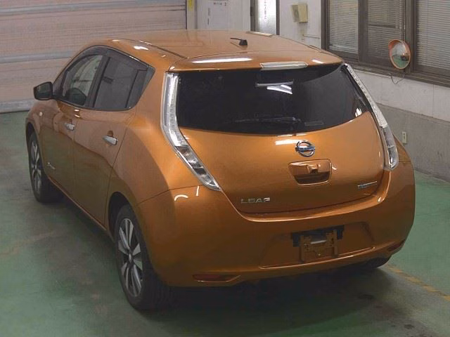 NISSAN LEAF