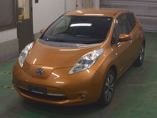 NISSAN LEAF