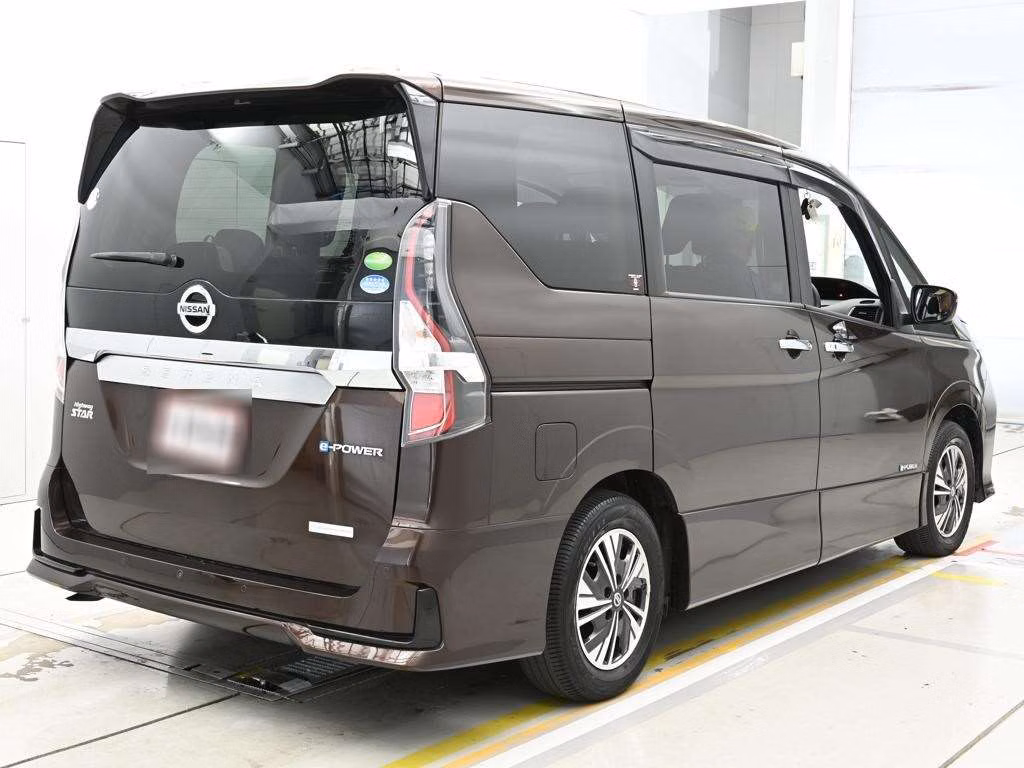 NISSAN SERENA