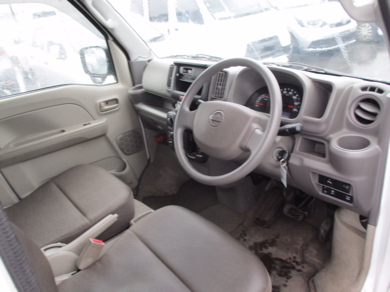 NISSAN NV100 CLIPPER