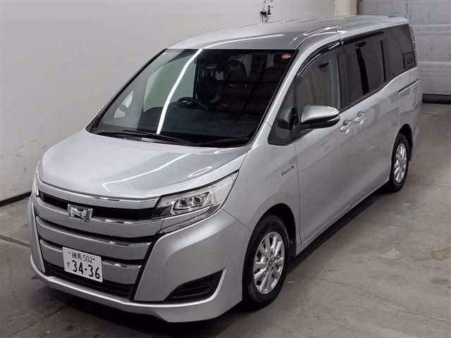 TOYOTA NOAH