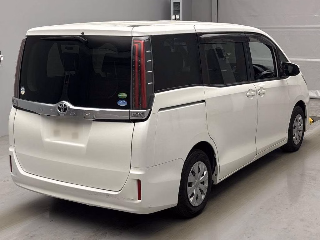 TOYOTA NOAH