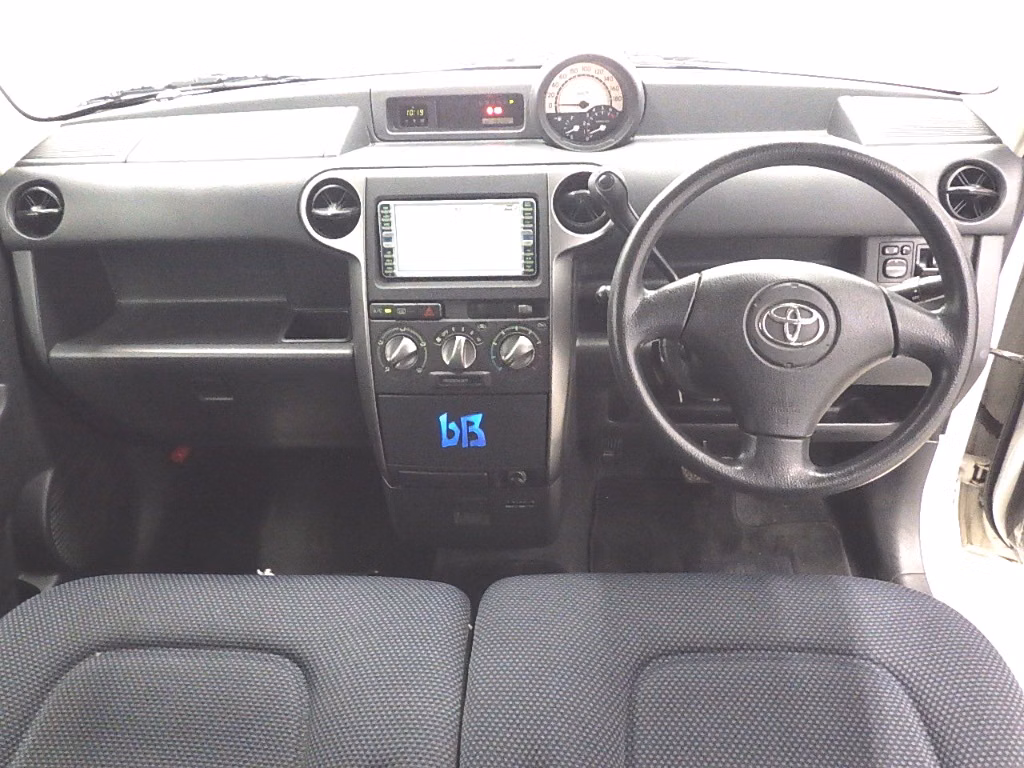 TOYOTA BB
