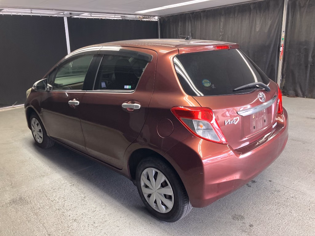 TOYOTA VITZ
