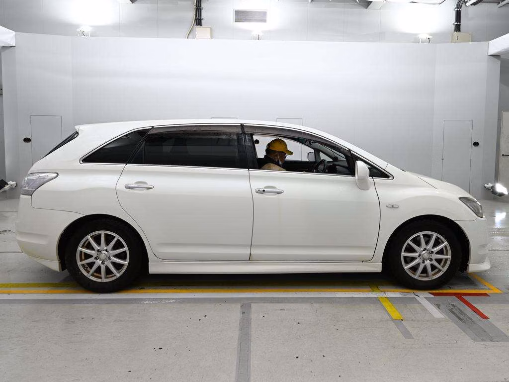 TOYOTA MARK X ZIO