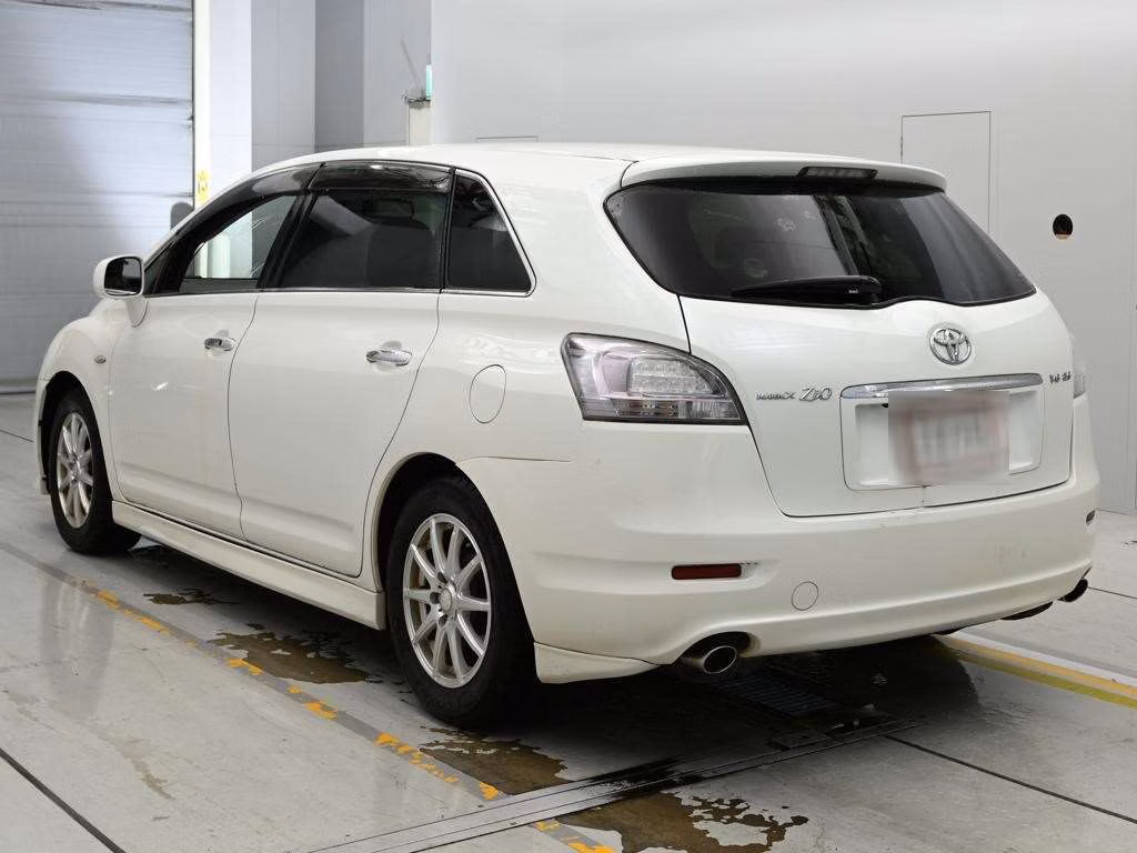 TOYOTA MARK X ZIO