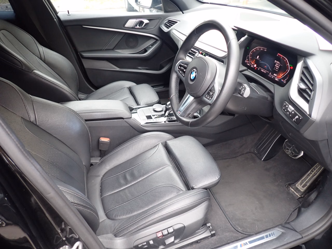 BMW 1-SERIES