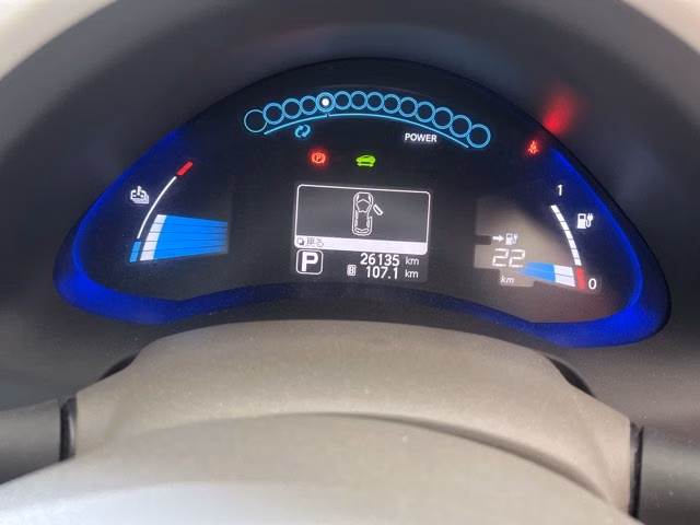 NISSAN LEAF