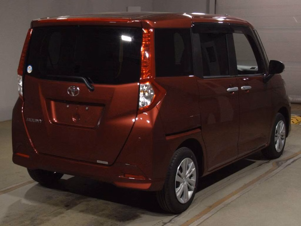 TOYOTA ROOMY