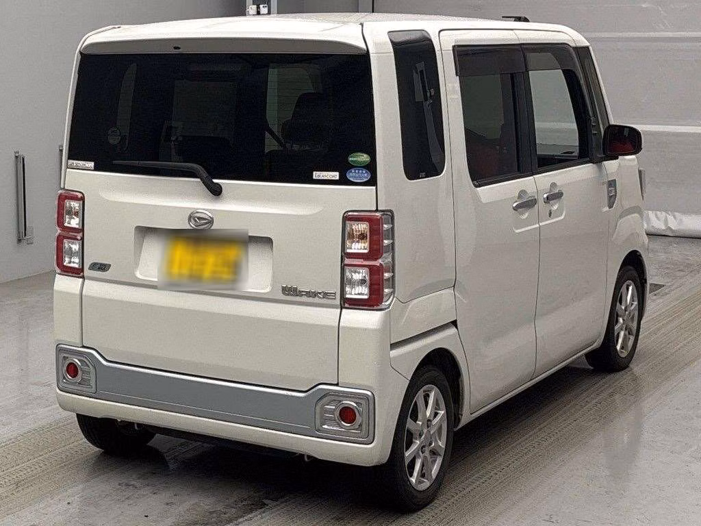 DAIHATSU WAKE