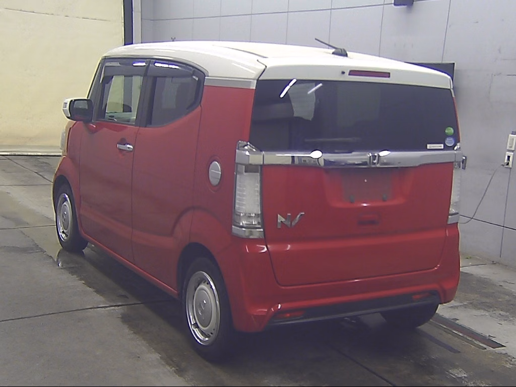 HONDA N-BOX SLASH