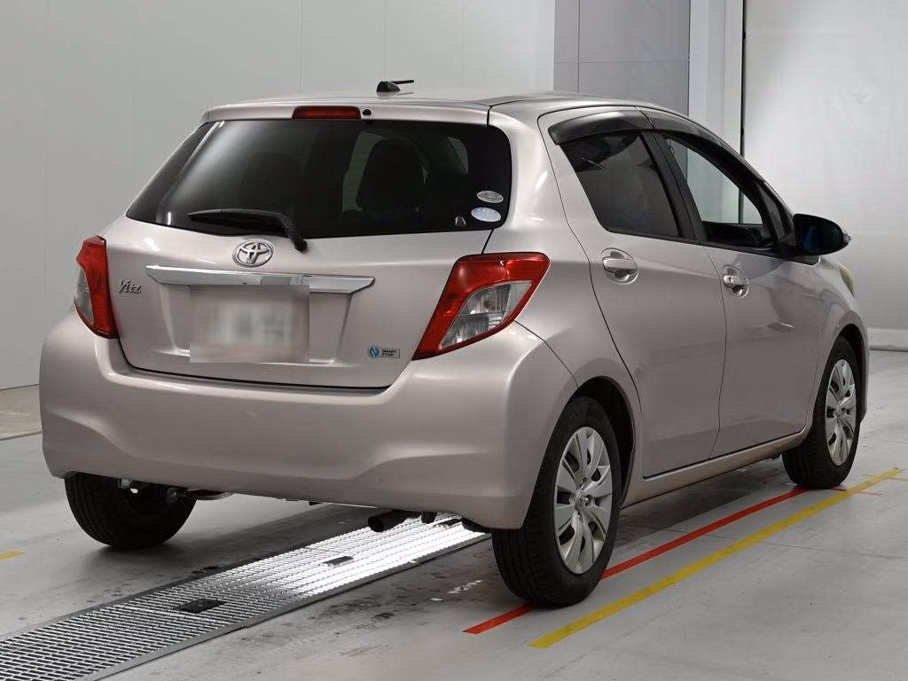 TOYOTA VITZ