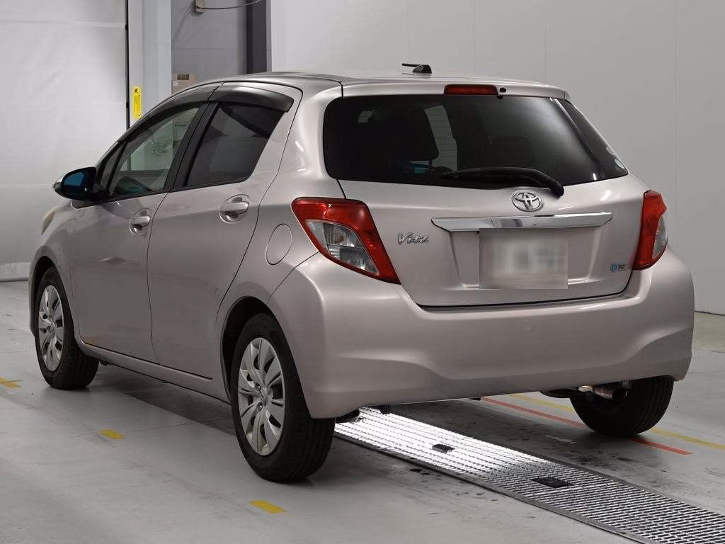 TOYOTA VITZ