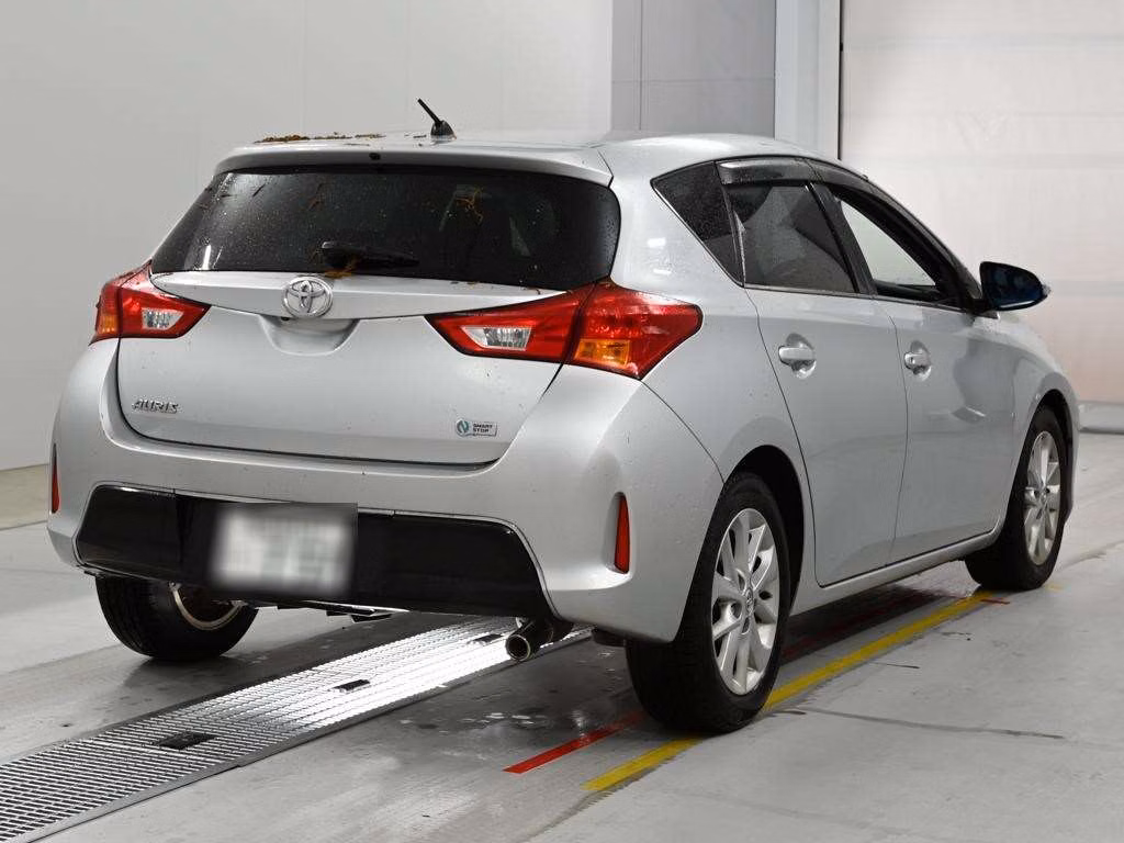 TOYOTA AURIS