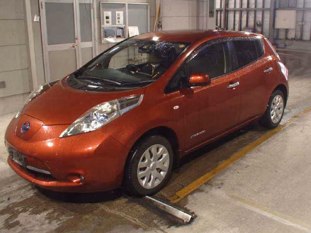 NISSAN LEAF