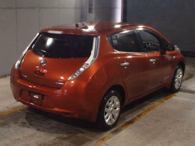 NISSAN LEAF