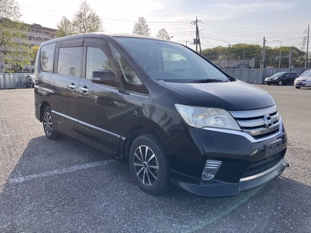 NISSAN SERENA