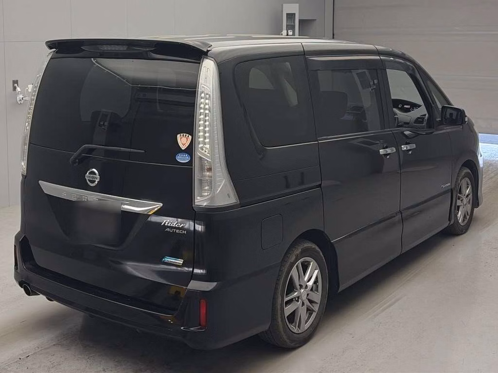 NISSAN SERENA