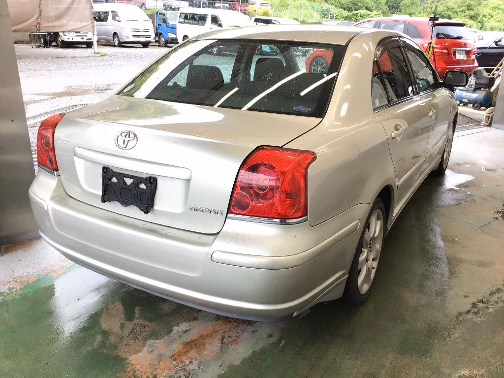 TOYOTA AVENSIS