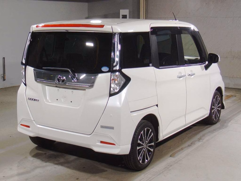 TOYOTA ROOMY