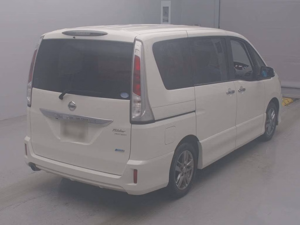 NISSAN SERENA