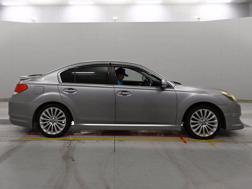 SUBARU LEGACY B4