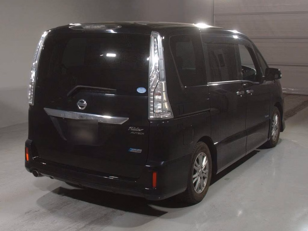 NISSAN SERENA