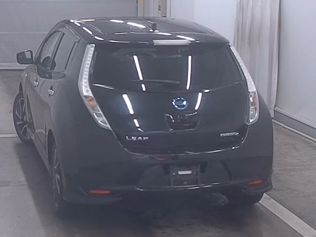 NISSAN LEAF