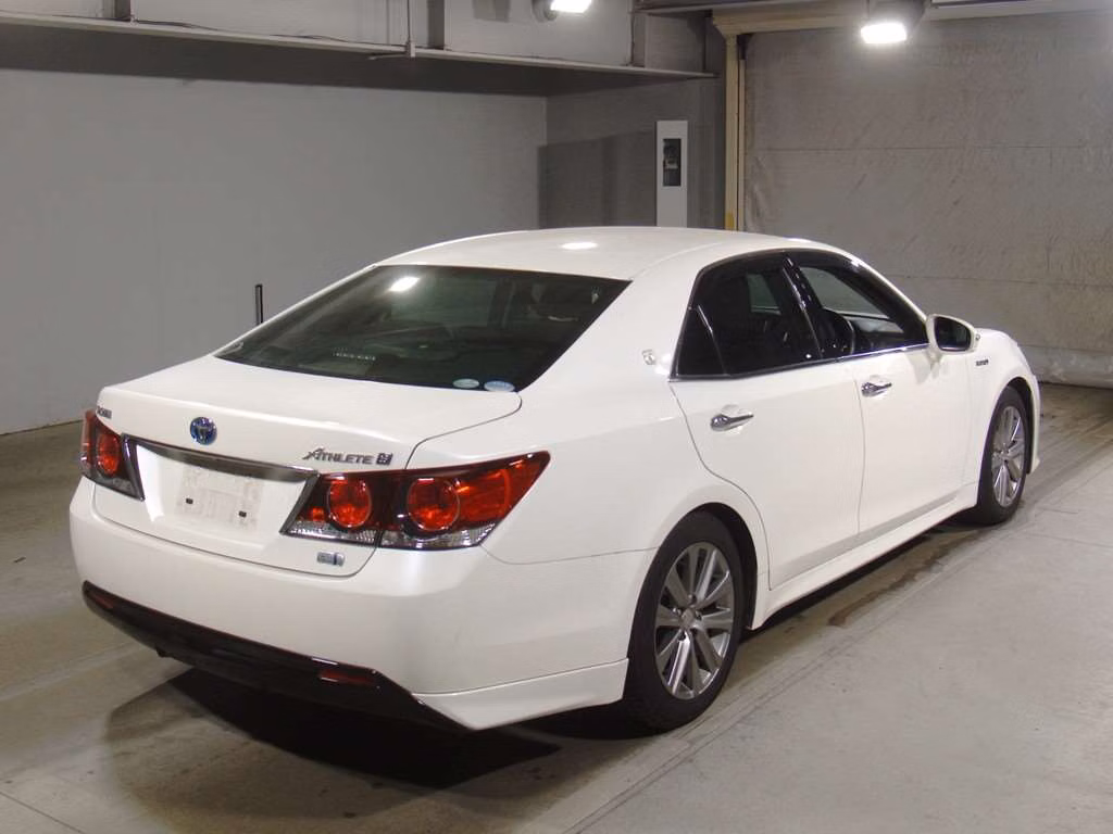 TOYOTA CROWN