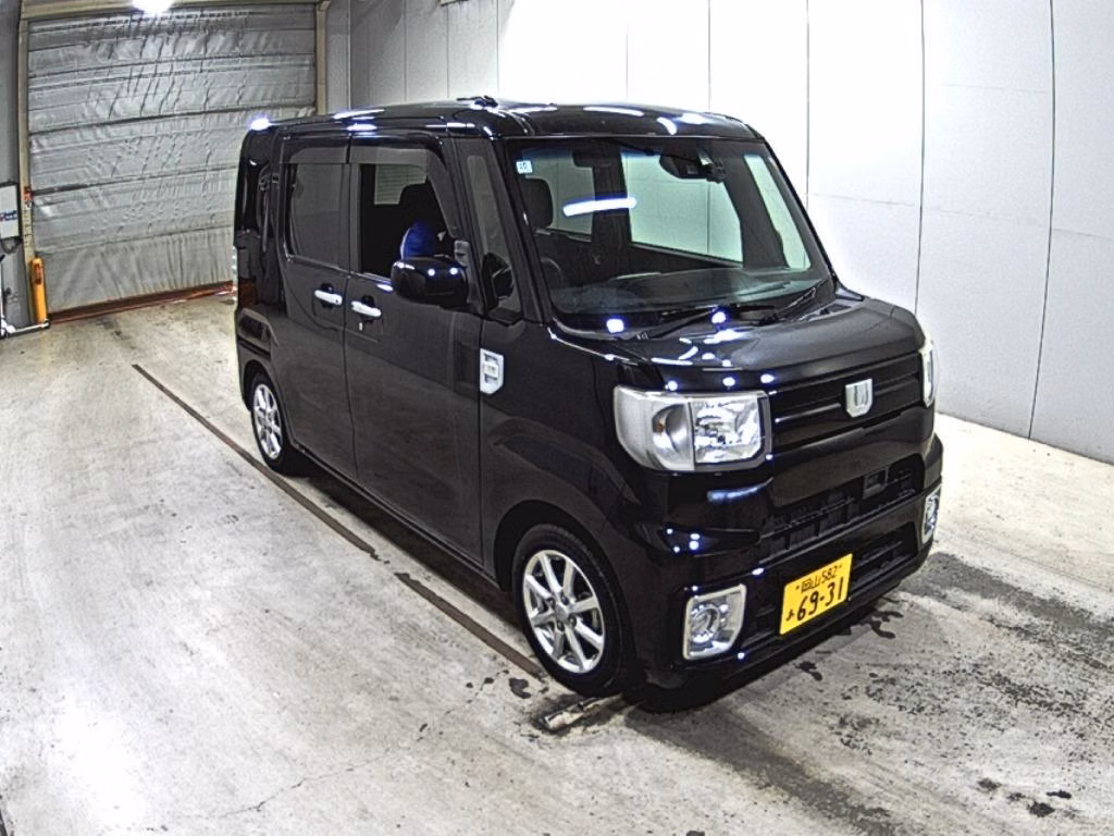 DAIHATSU WAKE