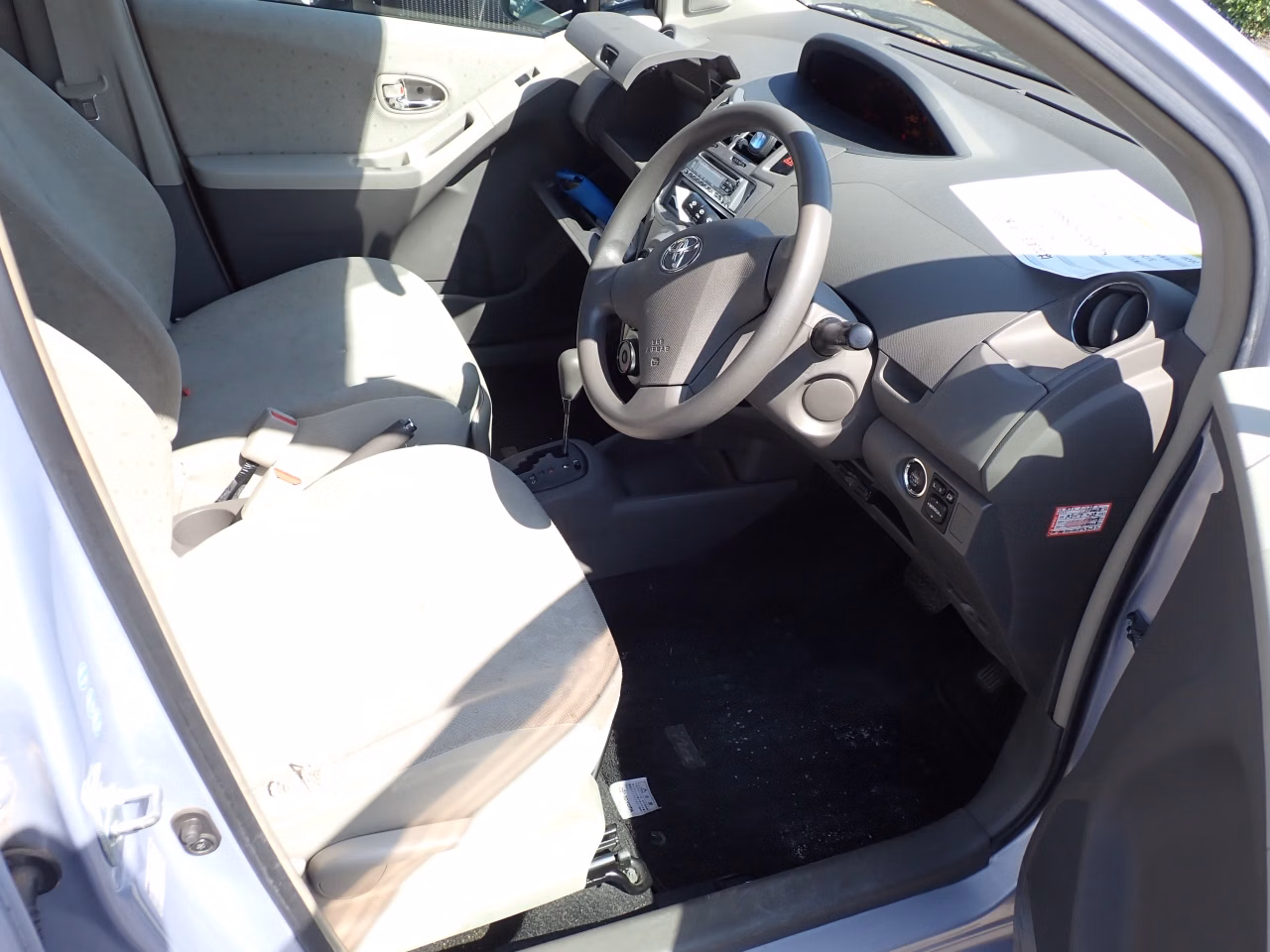 TOYOTA VITZ