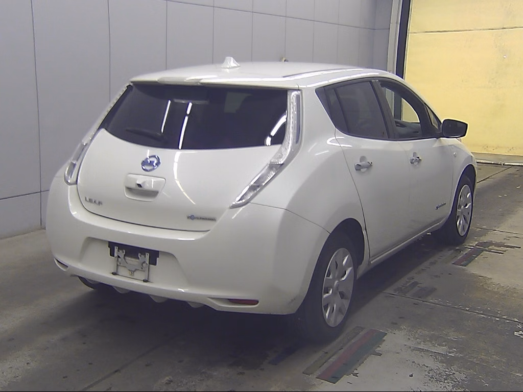 NISSAN LEAF