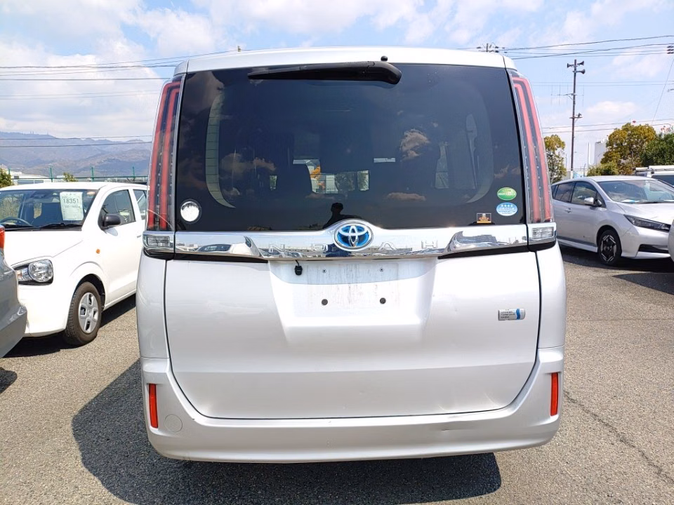 TOYOTA NOAH