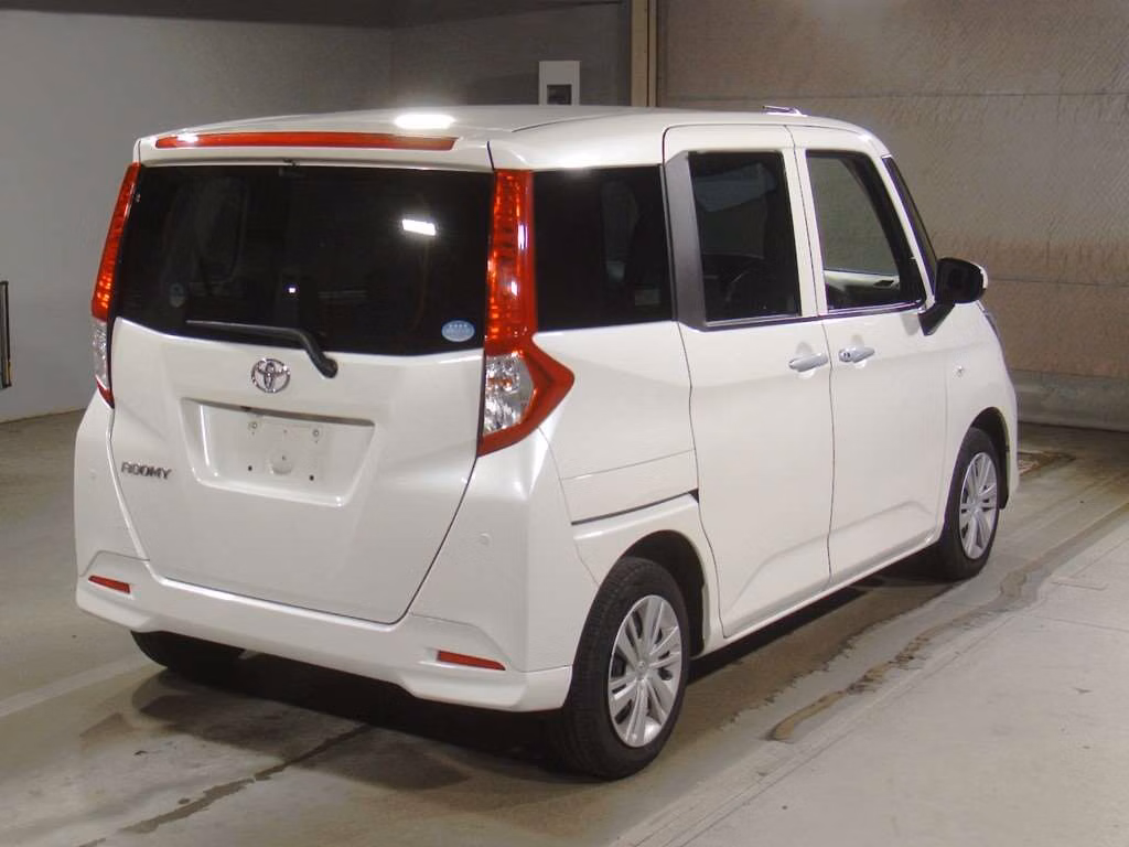 TOYOTA ROOMY