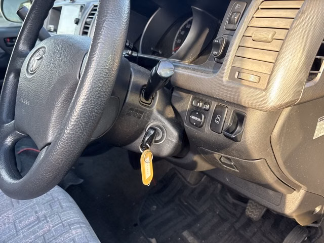 TOYOTA HIACE