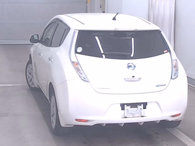 NISSAN LEAF