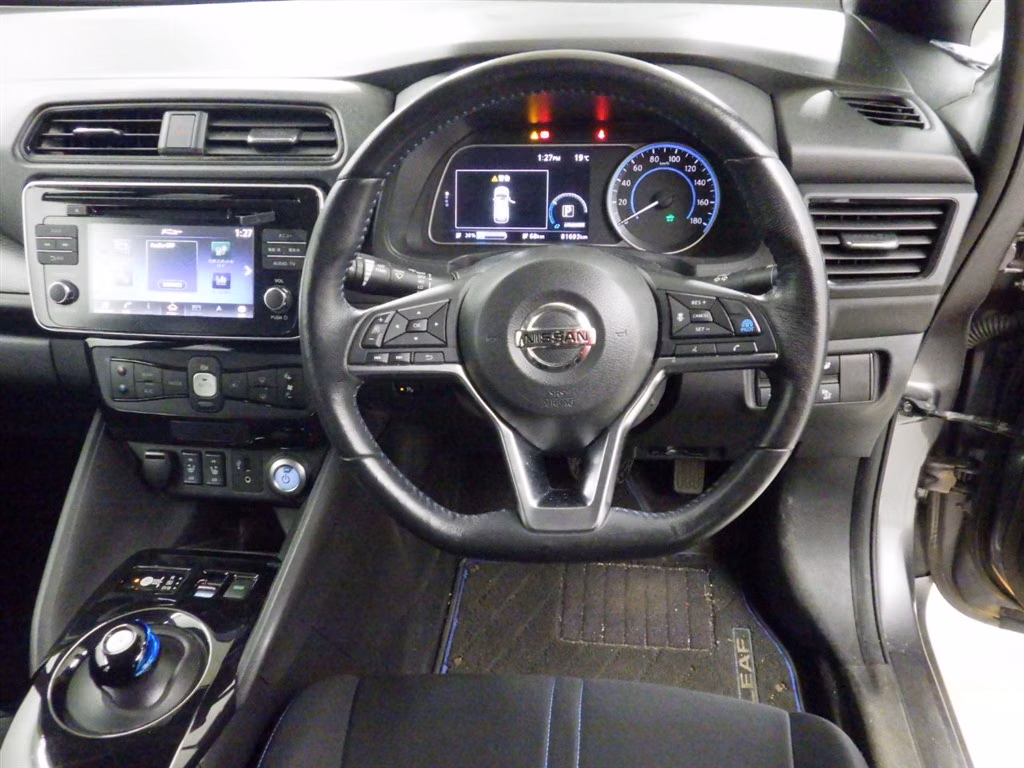 NISSAN LEAF