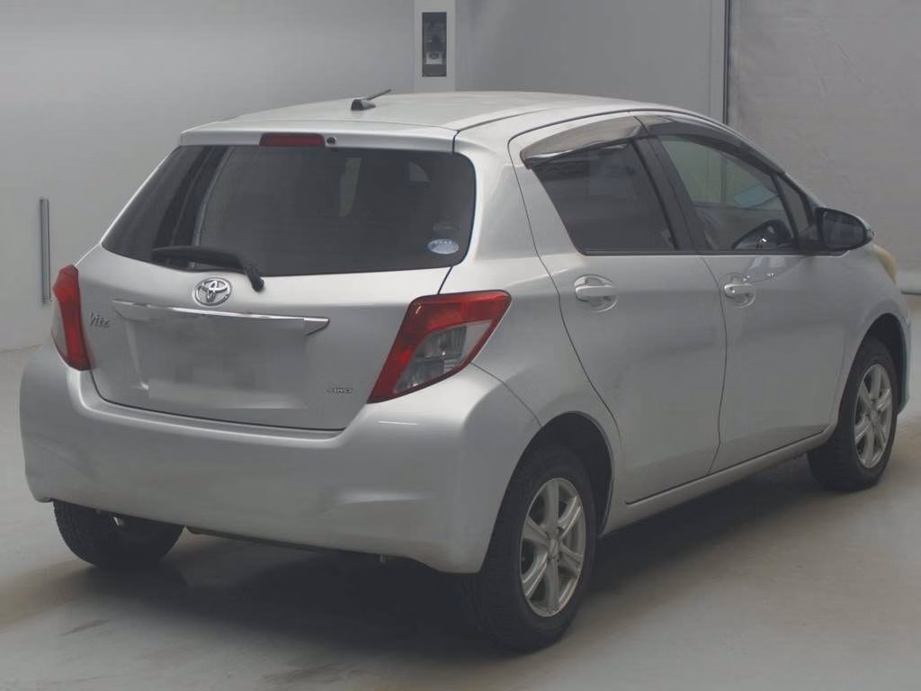 TOYOTA VITZ
