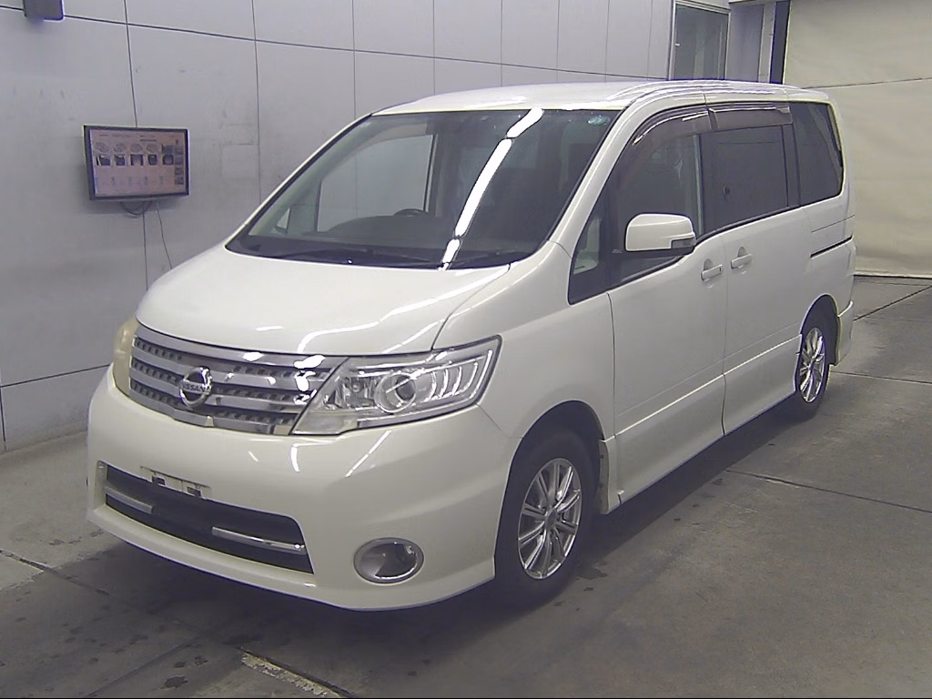 NISSAN SERENA