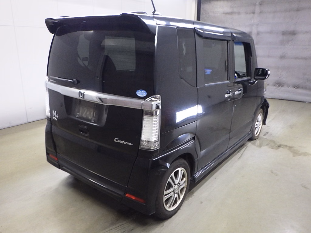 HONDA N-BOX+
