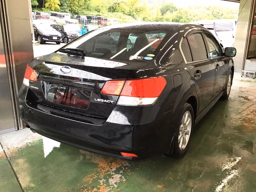 SUBARU LEGACY B4