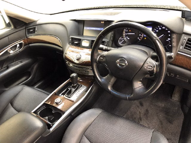 NISSAN FUGA