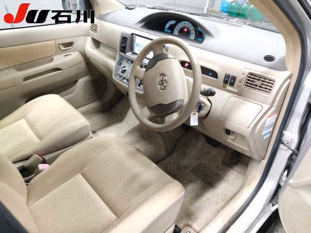 TOYOTA RAUM