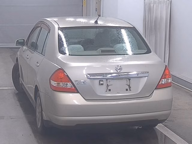 NISSAN TIIDA LATIO
