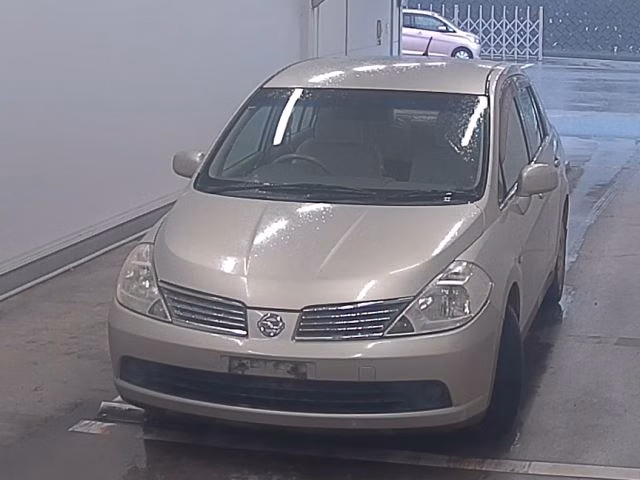 NISSAN TIIDA LATIO