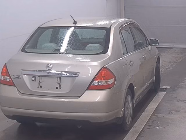 NISSAN TIIDA LATIO