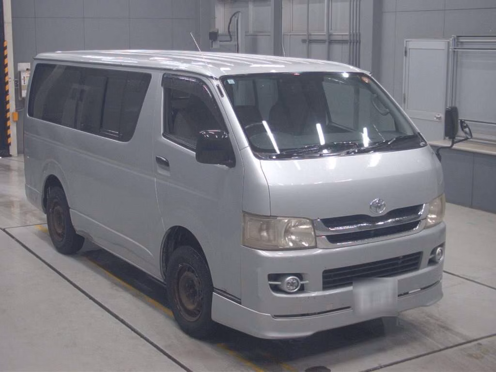 TOYOTA REGIUS ACE