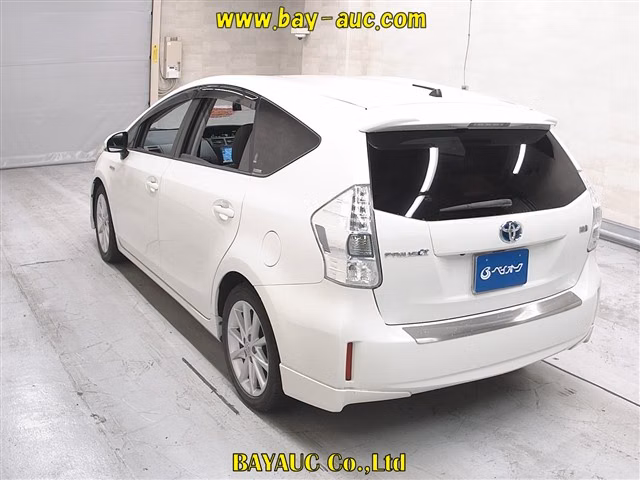 TOYOTA PRIUS ALPHA