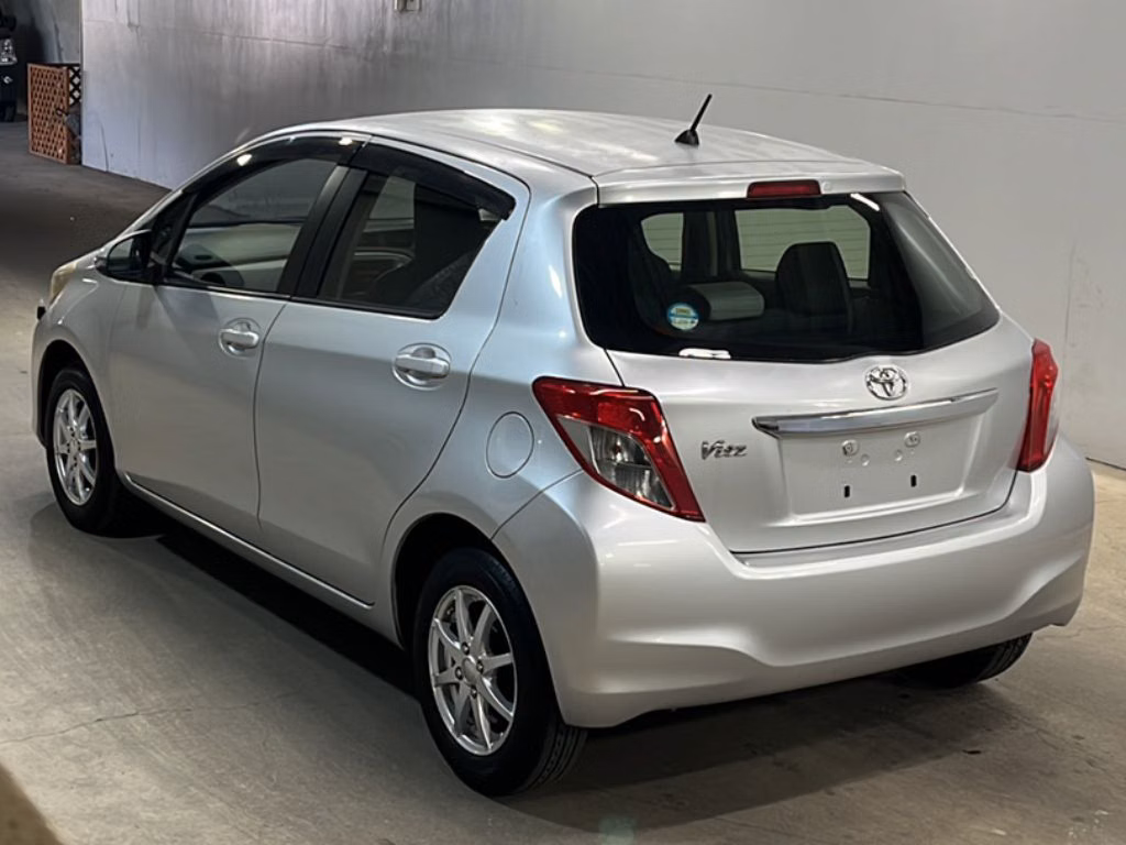 TOYOTA VITZ
