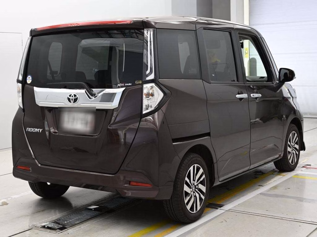 TOYOTA ROOMY